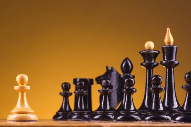 Satranç yüz yüze, ilk adım. Metin için yer kopyalayın