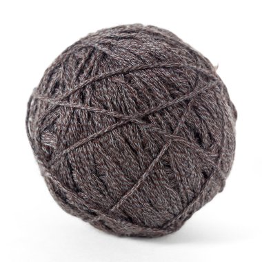 Beyaz arka plan üzerinde izole yün iplik