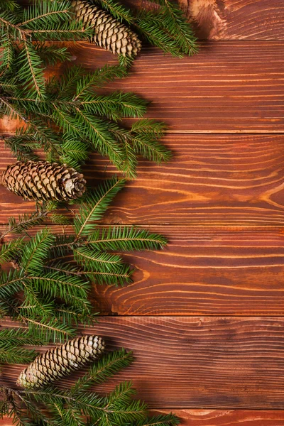 Boże Narodzenie rustykalne tło - vintage deska drewno z choinki jodła i niezależnej przestrzeni. — Zdjęcie stockowe