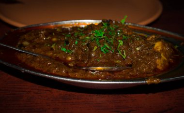 Veg handi sosu seçici odaklanma ve sığ alan derinliğine sahip.