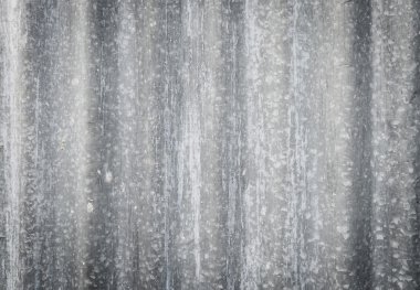 Yakın, eski demir çit oluklu