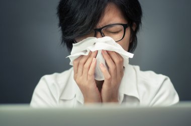 Üzüntü asyalı kadın.