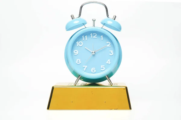 Una Imagen Reloj Despertador Barra Oro Para Tiempo Concepto Oro — Foto de Stock