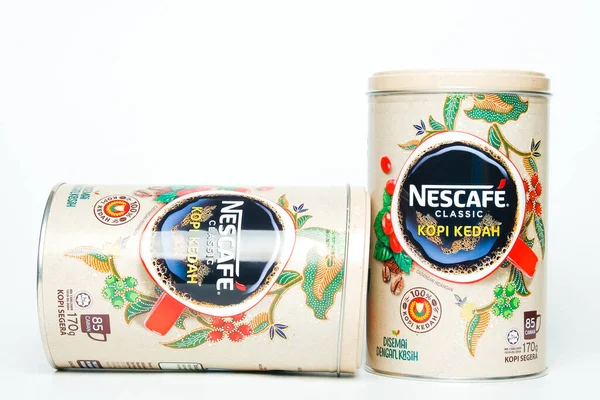 Twee Gelimiteerde Oplage Nescafe Classic Kopi Kedah Blik Witte Achtergrond — Stockfoto