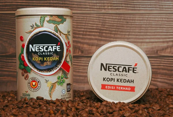Classic Picture Two Limited Edition Nescafe Classic Kopi Kedah Canister — стоковое фото