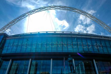 Öğleden sonra Wembley Stadyumu 'nda çekilen düşük açılı bir fotoğraf..