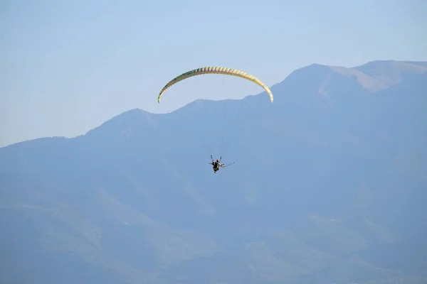 Parapente Volant Pamukkale Dans Soirée Est Une Nouvelle Attraction Pour — Photo