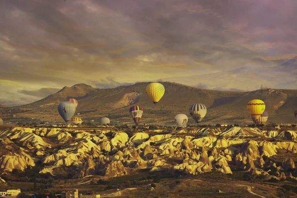 Каппадокия Турке Март 2020 Утренняя Фотография Грема Заполненная Посадочным Воздушным — стоковое фото