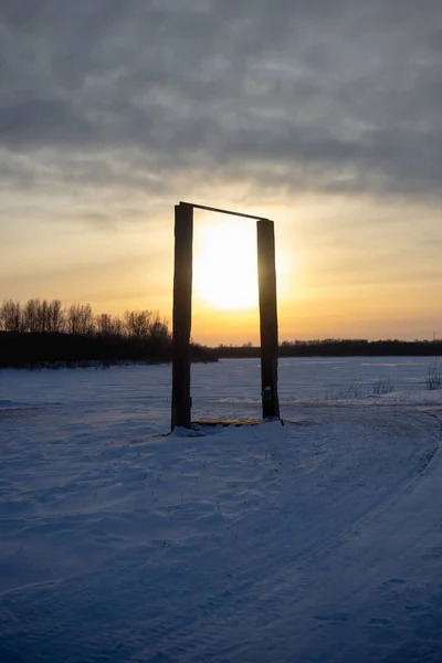 Barre Horizontale Dans Champ Neige Coucher Soleil — Photo