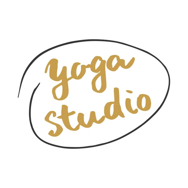 Studio Yoga Label Lettrage Calligraphie Dessinée Main Croquis Yoga Gribouillage — Image vectorielle