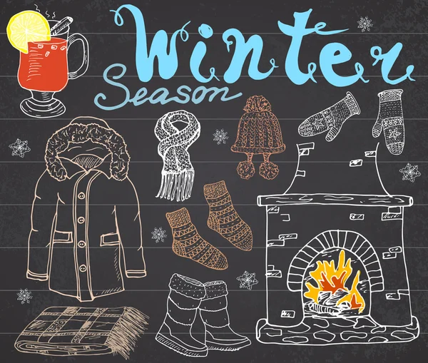 Zimní sezóna sada čmáranice prvky. Ručně tažené sadu sklence svařeného vína, boty, oblečení, krb, teplou deku, ponožky a klobouk a písmena slova. Sada kreslení na tabuli — Stockový vektor