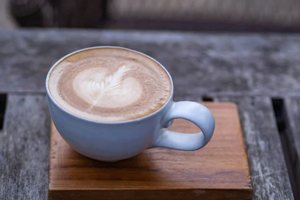 Gros Plan Café Tasse Latte Art Sur Table Bois — Photo