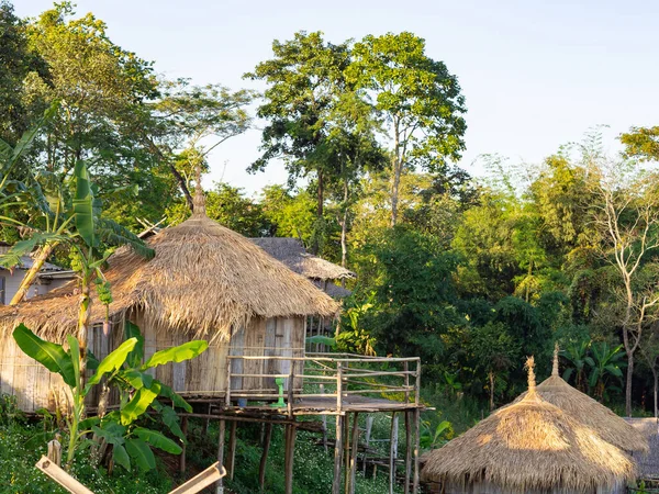 Hermosa Vista Casa Bambú Bosque Con Fondo Natural Espacio Para —  Fotos de Stock