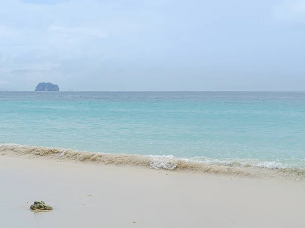 Hermosa Burbuja Blanca Suave Ola Marina Playa Phuket Tailandia Espacio — Foto de Stock