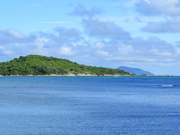 Phuket, Tayland 'daki deniz manzarası çok güzel. Phuket 'teki en ünlü turistik yerlerden biri. Tatil konsepti. Metin için boşluk