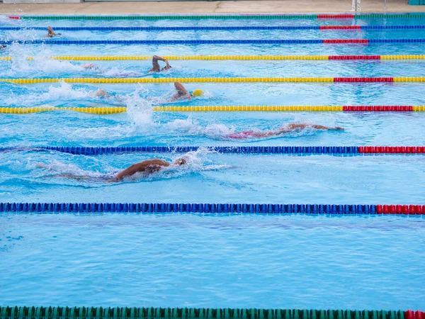 Jóvenes Nadadores Competición Concepto Deporte Espacio Para Texto — Foto de Stock