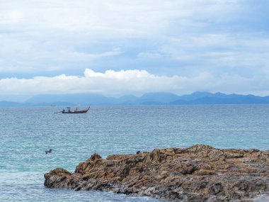 Phuket, Tayland 'daki deniz manzarası. Metin için boşluk.