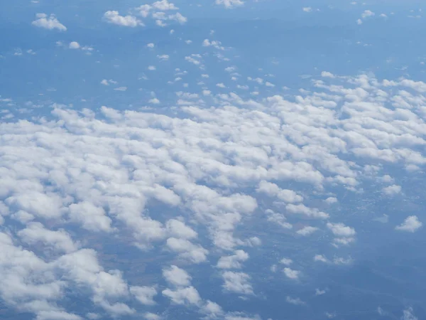 Вид Повітря Хмарний Пейзаж Який Видно Крізь Вікно Літака — стокове фото