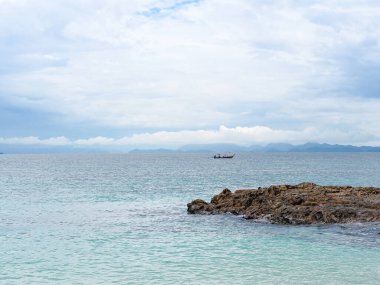 Phuket, Tayland 'daki deniz manzarası. Metin için boşluk.