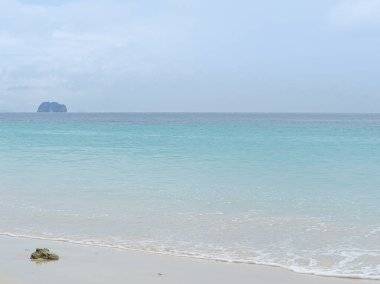Phuket, Tayland 'daki deniz manzarası. Metin için boşluk.