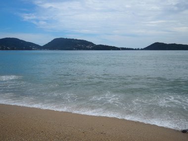 Phuket, Tayland 'daki deniz manzarası. Metin için boşluk.