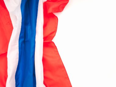 Tayland bayrağı beyaz arka planda izole edilmiştir. Üst görünüm