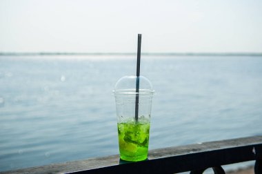 Plajda mojito kokteyli.
