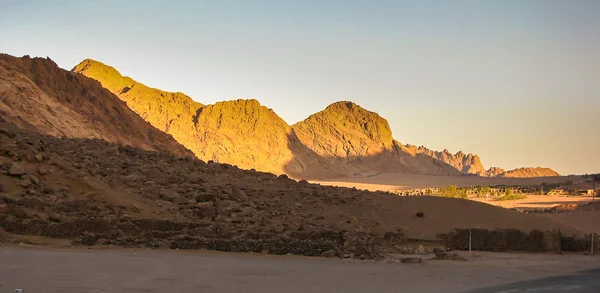Auringonnousu Siinain vuori, Egypti . — kuvapankkivalokuva