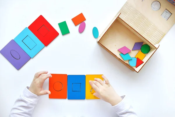 Renkleri Şekilleri Öğreniyorum Çocukların Tahta Oyuncağı Çocuk Bir Tasnif Makinesi — Stok fotoğraf