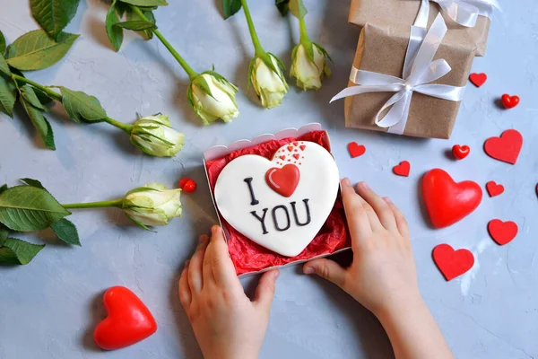 Gingerbread Box Form Baked Hearts Valentine Day Sweet Sweets Love — Stock Photo, Image