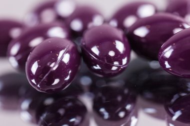 tabletler ve kapsüller saçılma