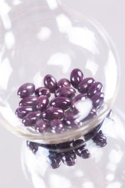 tabletler ve kapsüller saçılma