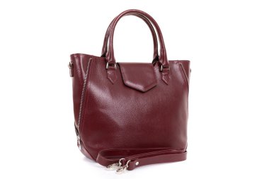 Beyaz arka planda şık kadınlar için deri çanta.