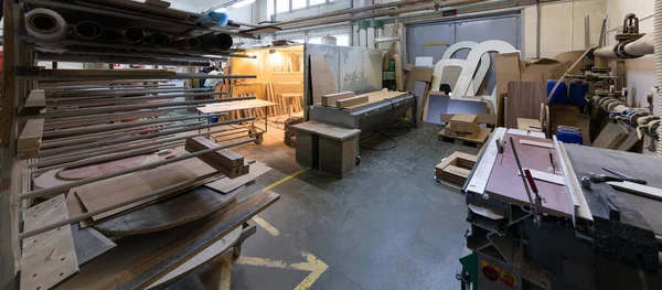 Producción de muebles modernos, taller de fábrica — Foto de Stock
