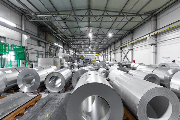 Fábrica industrial moderna para a produção de aço - máquinas, interiores e equipamentos da sala de produção — Fotografia de Stock