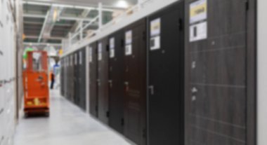 Bulanık ve odaksız: herhangi bir istek için eve geniş bir kapı seçimi ile alışveriş