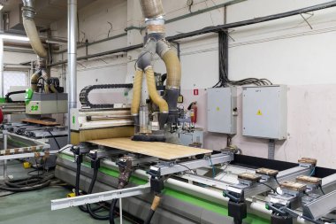 Minsk, Belarus - 17 Kasım 2020: üretim endüstrisi ekipmanları üretim arka planında