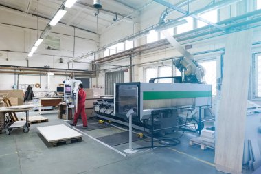 Minsk, Belarus - 17 Kasım 2020: üretim endüstrisi ekipmanları üretim arka planında