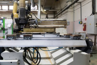 Minsk, Belarus - 17 Kasım 2020: üretim endüstrisi ekipmanları üretim arka planında