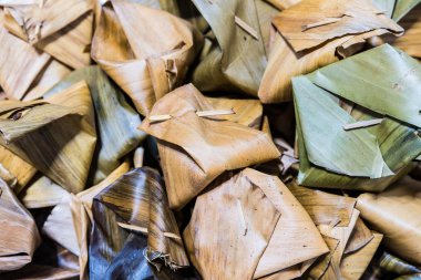 Tay karamel banana yaprak tatmak yakın çekim olarak