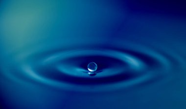 Soyut Su Düşürme Küresi Arkaplan Resmi Mavi Ton Odaklama Su Düşürme Seçin