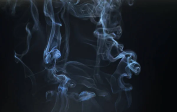 Bewegung Farbe Rauch Mädchen Schwarz Hintergrund Mit Kopierraum — Stockfoto