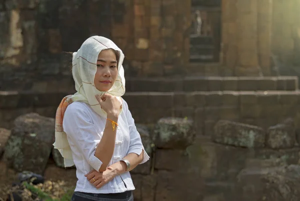 Geleneksel Kostümlü Taylandlı Kadınlar Antik Siteleri Ziyaret Etmek Için Yürüyorlar — Stok fotoğraf