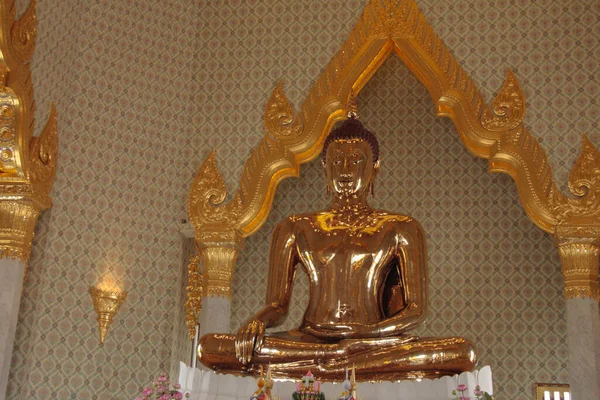 Gyönyörű Öreg Aranybuddha Thaiföldön — Stock Fotó