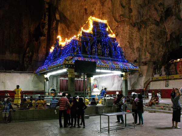 Grotte Batu Kuala Lumpur Malesia Gennaio 2016 Persone Piccolo Tempio — Foto Stock