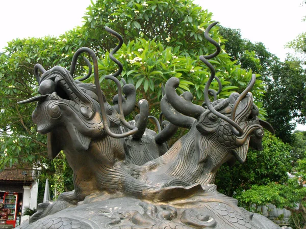 Hanói Vietnã Junho 2016 Escultura Com Dragões Templo Literatura Hanói — Fotografia de Stock