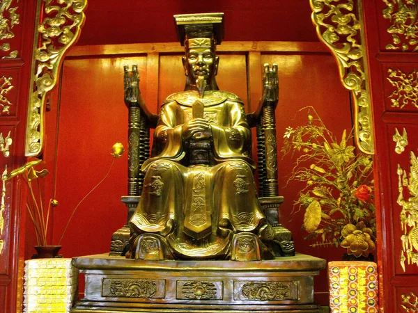 Hanói Vietnã Junho 2016 Escultura Dourada Dentro Templo Literatura Hanói — Fotografia de Stock