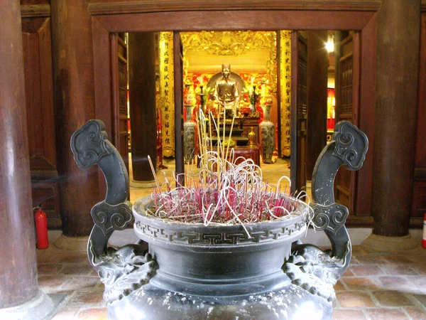 Hanoi Vietnam June 2016 Incense One Doors Temple Literature Hanoi — Stock Photo, Image