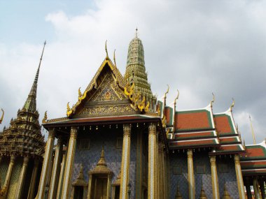 Bangkok, Tayland, 25 Ocak 2013: Bangkok 'taki Royal Palace' ın yanındaki Stupas