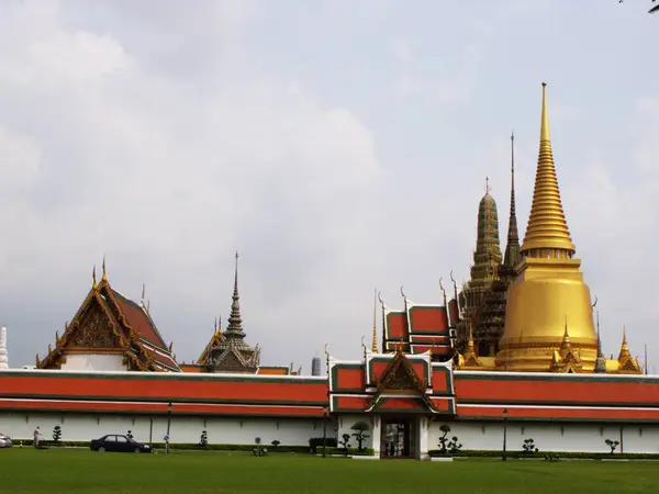 Bangkok Tailandia Enero 2013 Pagodas Tejados Desde Fuera Muralla Del — Foto de Stock